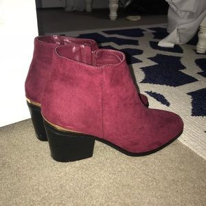 Maroon booties